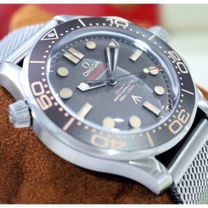 Omega Seamaster ‘007 - No Time to Die’ สาย 2 เส้น