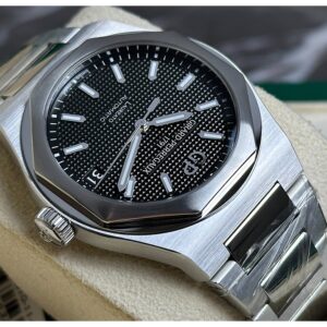 New! Girard Perregaux Laureato 42mm Black