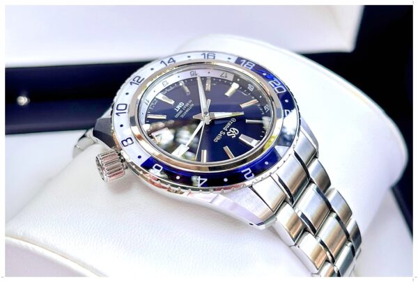 Grand Seiko GMT Hi-Beat 44mm Deep Blue - Image 4