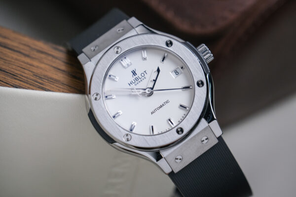 Hublot Classic Fusion 38 White Opaline Titanium (565.NX.2611.RX) - Image 2