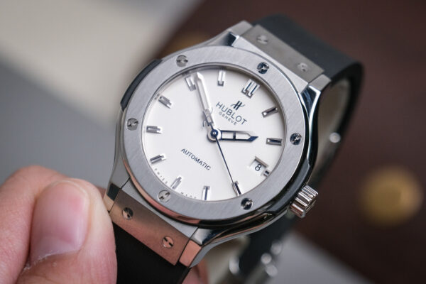 Hublot Classic Fusion 38 White Opaline Titanium (565.NX.2611.RX) - Image 9