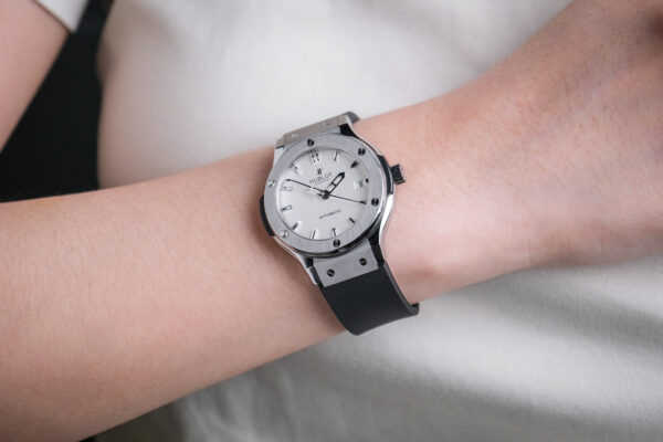 Hublot Classic Fusion 38 White Opaline Titanium (565.NX.2611.RX) - Image 3