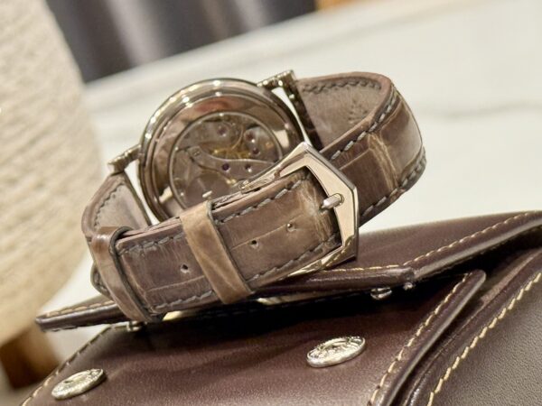 Patek Philippe 4959G-001 Calatrava  White Gold Mother of Pearl Diamond 31mm  Ref.4959G-001 - Image 10