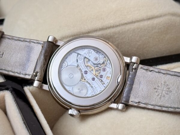 Patek Philippe 4959G-001 Calatrava  White Gold Mother of Pearl Diamond 31mm  Ref.4959G-001 - Image 9