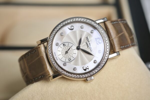Patek Philippe 4959G-001 Calatrava  White Gold Mother of Pearl Diamond 31mm