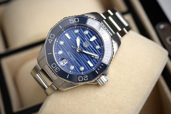 TAG Heuer Aquaracer Professional 300 Date 36mm “Ocean Blue& Diamond” - Image 9