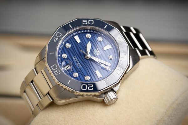 TAG Heuer Aquaracer Professional 300 Date 36mm “Ocean Blue& Diamond” - Image 3