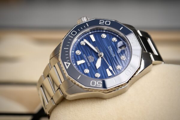 TAG Heuer Aquaracer Professional 300 Date 36mm “Ocean Blue& Diamond” - Image 5