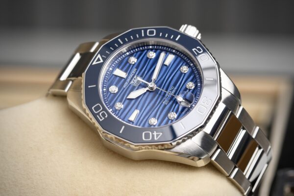 TAG Heuer Aquaracer Professional 300 Date 36mm “Ocean Blue& Diamond” - Image 6