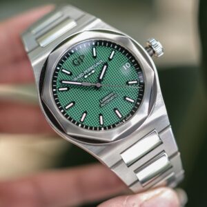 Girard Perregaux Laureato Green 2023