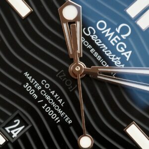 Omega Seamaster Diver 300M Co-Axial Master Chronometer (Two-Tone Sedna™ Gold)